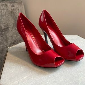 NWT red patent peel toe heels